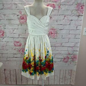 Maggy London Women's Pleated Bodice Floral Fit & Flare Summer Dress White Size 6